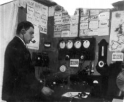 Макс Клаузен в радиолюбительской “рубке” (предположительно 1927-1928 г.г.)