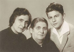 С.Г. Мадоян с мамой и сыном – 1963 г.