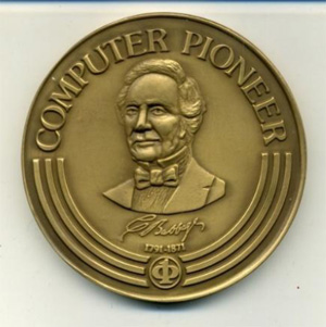Рис. 7. Медаль Бэббиджа, которой был награжден С.А. Лебедев. Материалы конференции SoRuCom-2020.