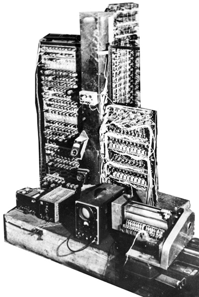 Общий вид АЦВМ М-1. (Апрель 1951 г.). Материалы Виртуального Компьютерного Музея