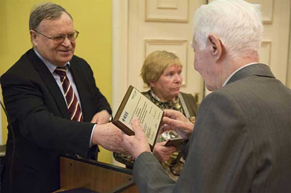 Награждение Рогачёва Юрия Васильевича