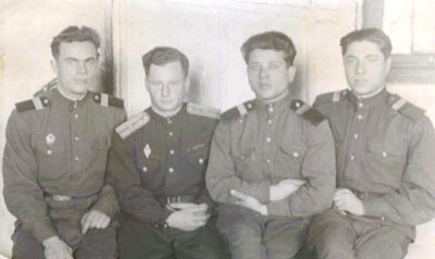 Боевые друзья; „ветераны“ перед демобилизацией 1950 г.