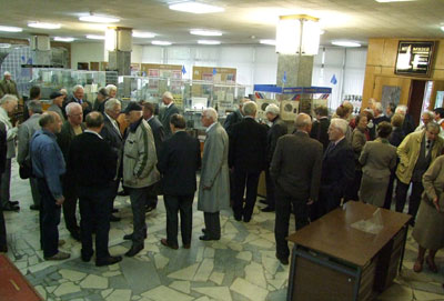 Сбор гостей в музее