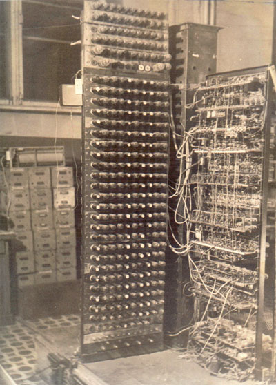 Фото АЦВМ М-1 (март 1951 г.). Вид с лицевой стороны АУ