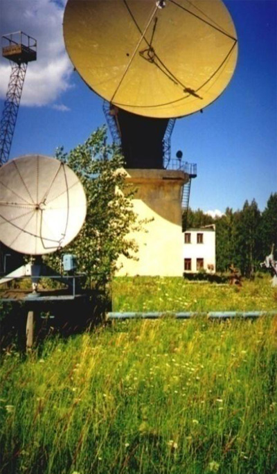 Один из радиотелескопов.